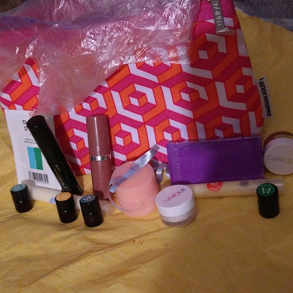 Clinique 15pc.bag set - Picture 1 of 2